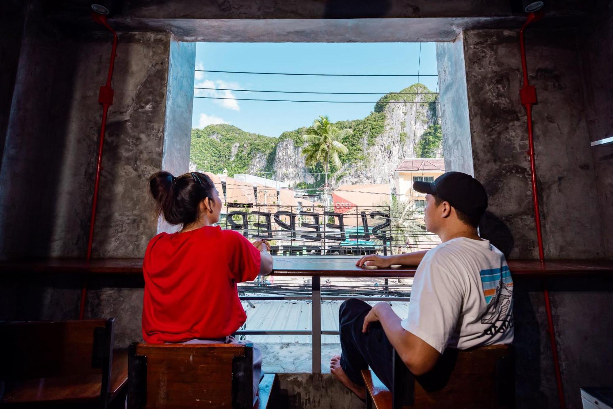 Sleeper Hostel Ao Nang Exterior photo